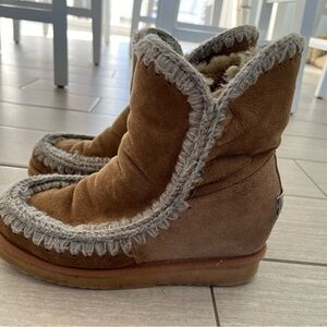 MOU wedge short boots